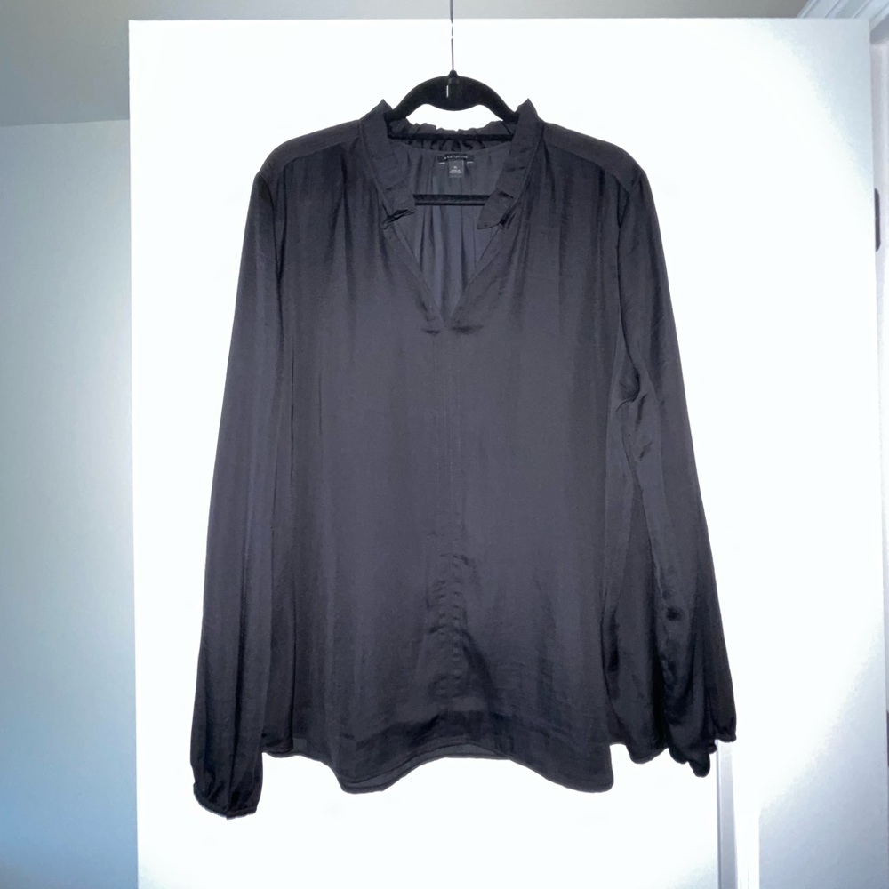 Ann Taylor black silky smooth blouse. Perfect addition to your closet!